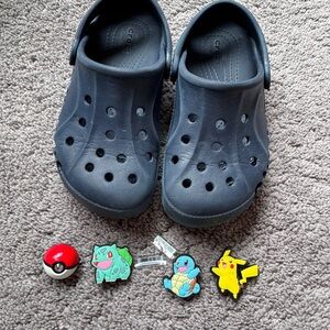 CROCS Kids Navy Slippers with Pokémon Charms